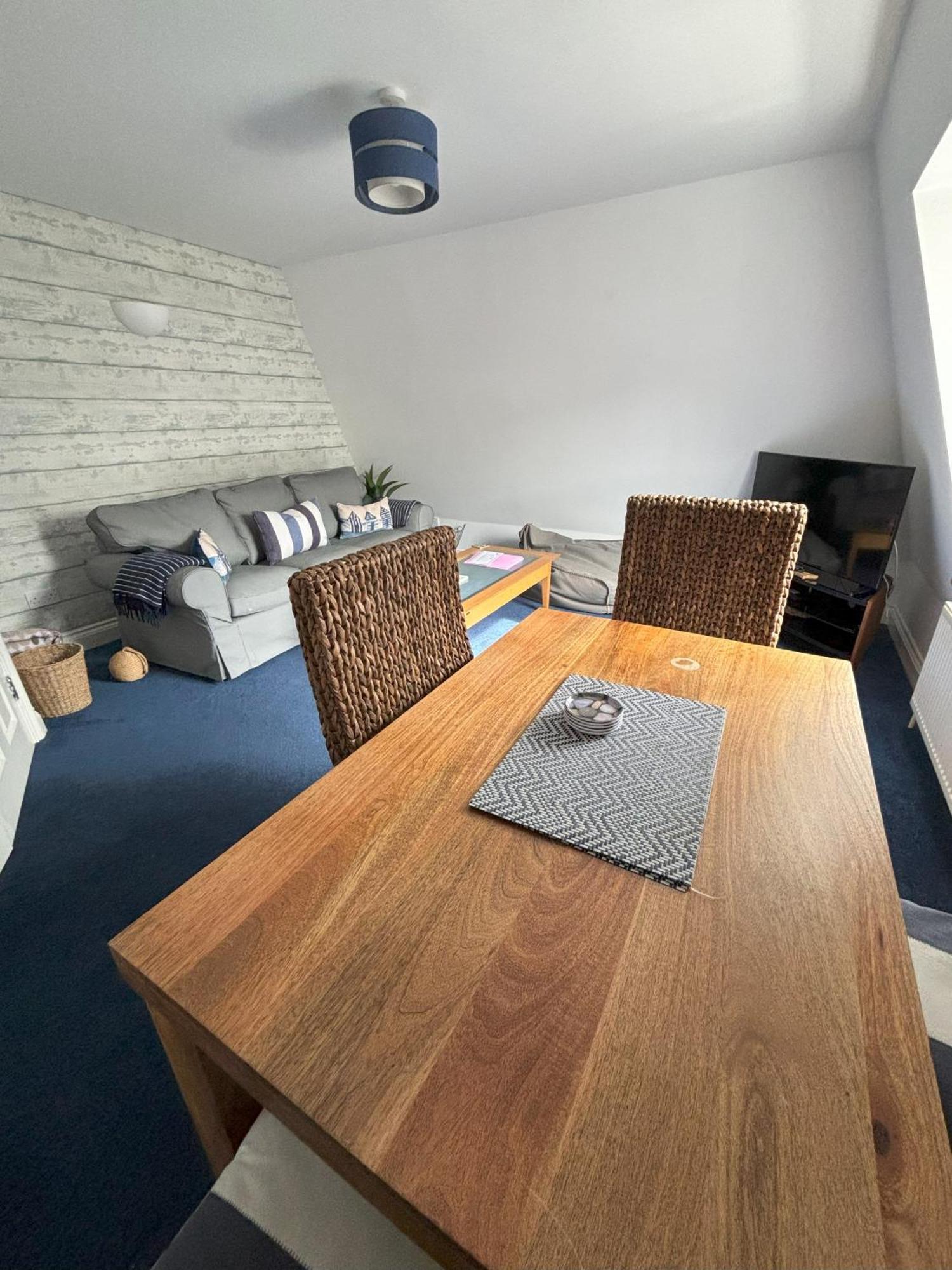 The Beach House Holiday Apartments Eastbourne Exterior photo