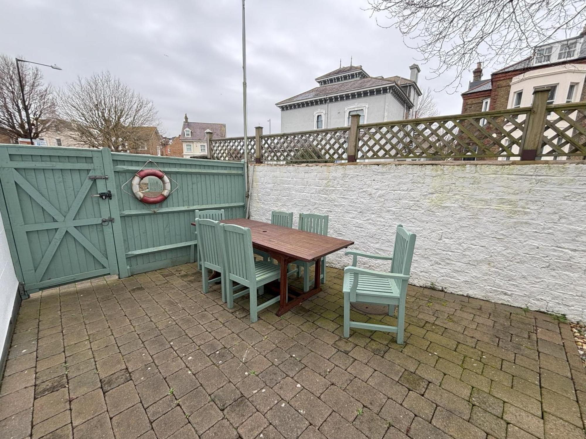 The Beach House Holiday Apartments Eastbourne Room photo